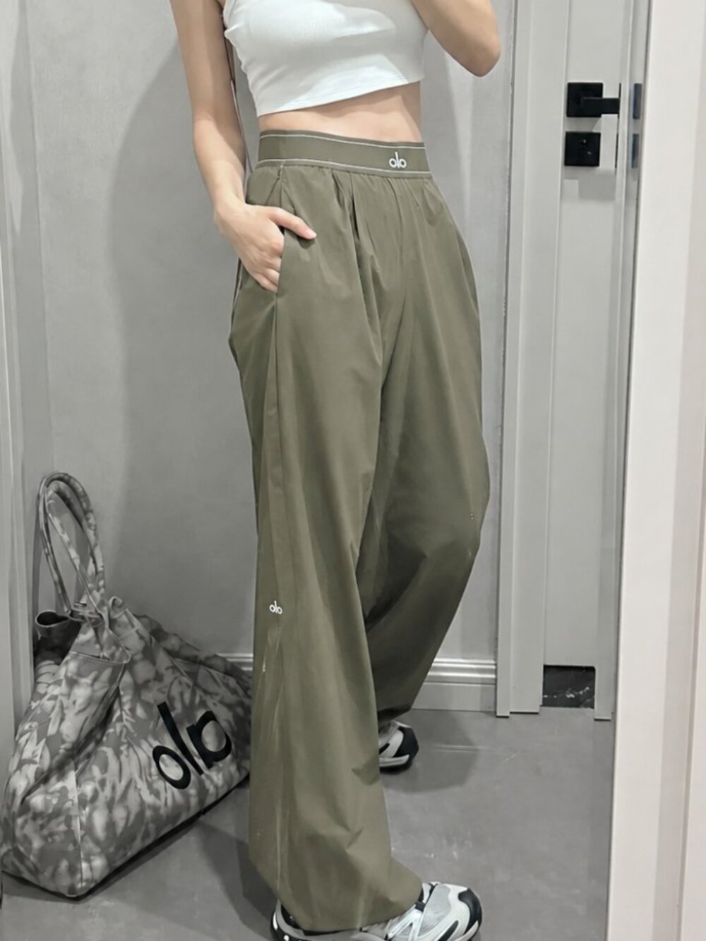Olive NWT Alo Yoga Straight Leg Trouser/Pants-Boxer Waistband Relaxed Fit👖💚